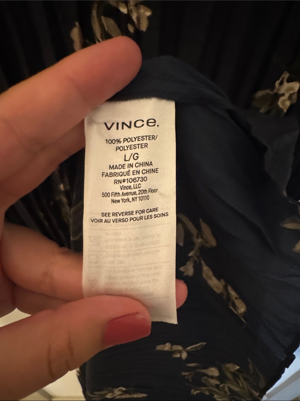 VINCE NWT Painted Blooms Floral Tie Waist Crinkle-Textured Midi Dress Navy Large - Picture 5 of 5